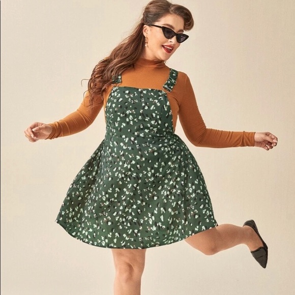 SHEIN Dresses & Skirts - SHEIN Plus Green Floral All Over Print Overall Dress